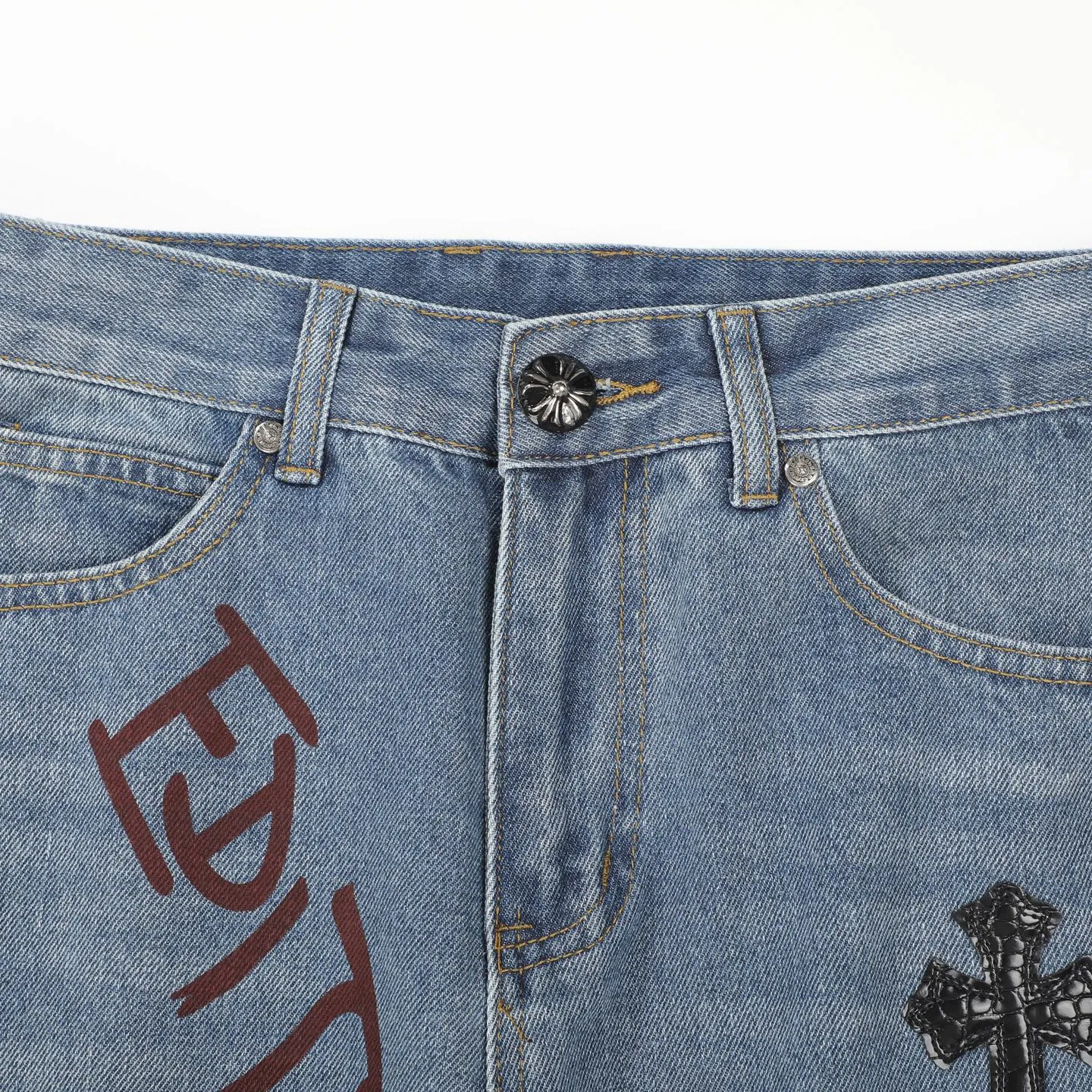 P240 Chrome hearts print stitching black leather classic washed jeans. Really restores the ultimate vintage texture. Three-dimensional version. Loose and comfortable, not picky on the figure. Looks taller and slimmer. Factory precision. Original factory quality control. Same style for men and women. Can be matched with couples. Versatile recommendation. Must-have jeans for all seasons. Fashionistas have been disappointed. From the quality selection of fabrics, the tailoring of details, and the matching of patterns, they are all impeccable! The upper body is so handsome when worn...it can be easily worn by men, women and children! The craftsmanship is made of heavy-duty washed pure cotton denim fabric. After washing, it is soft and thick. It is very stylish when worn on the body. Color: blue Size: 28 30 32 34 36